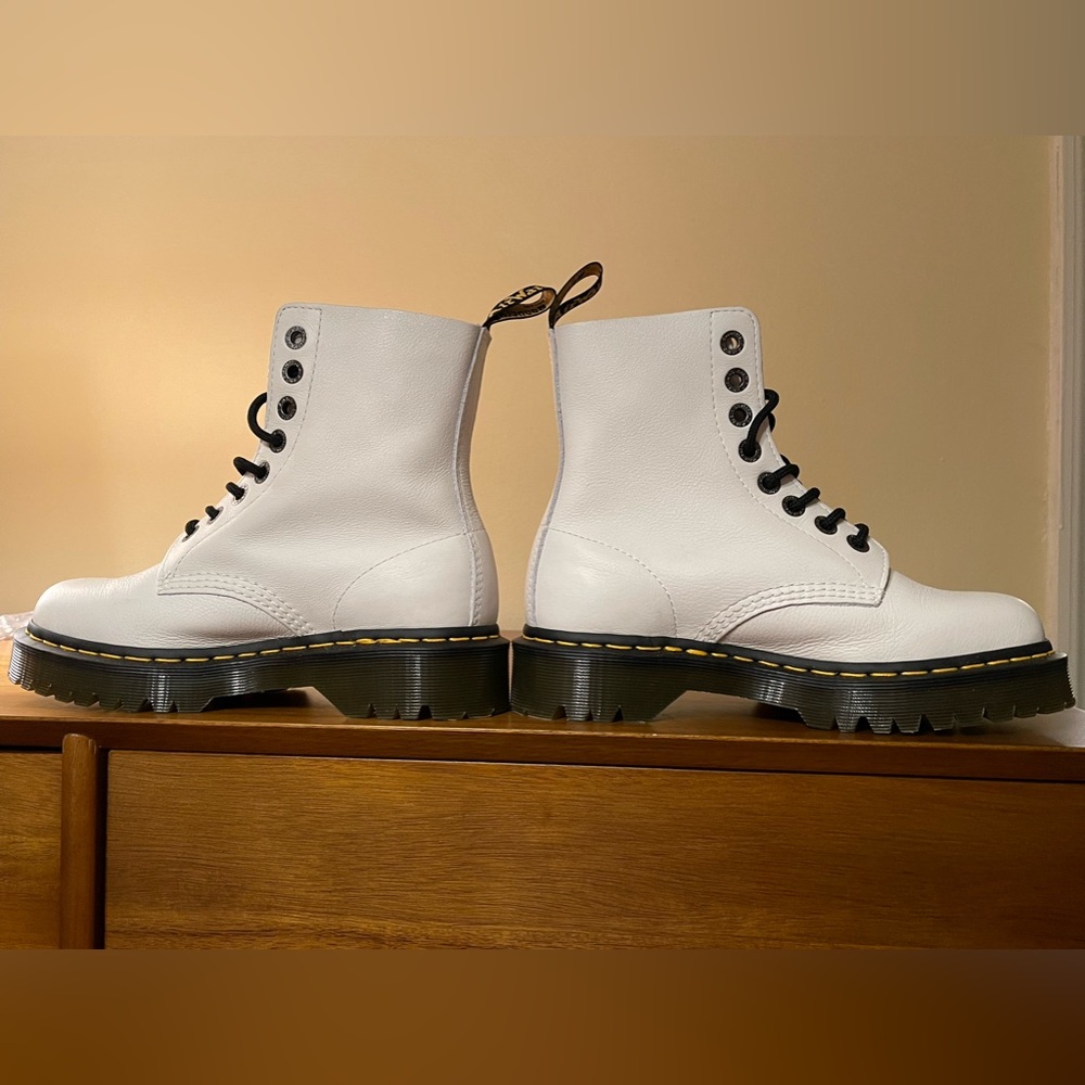 Dr. Martens, 1460 Pascal Bex Pisa Leather Lace Up Boots, Optical White, size 7 - Picture 11 of 15